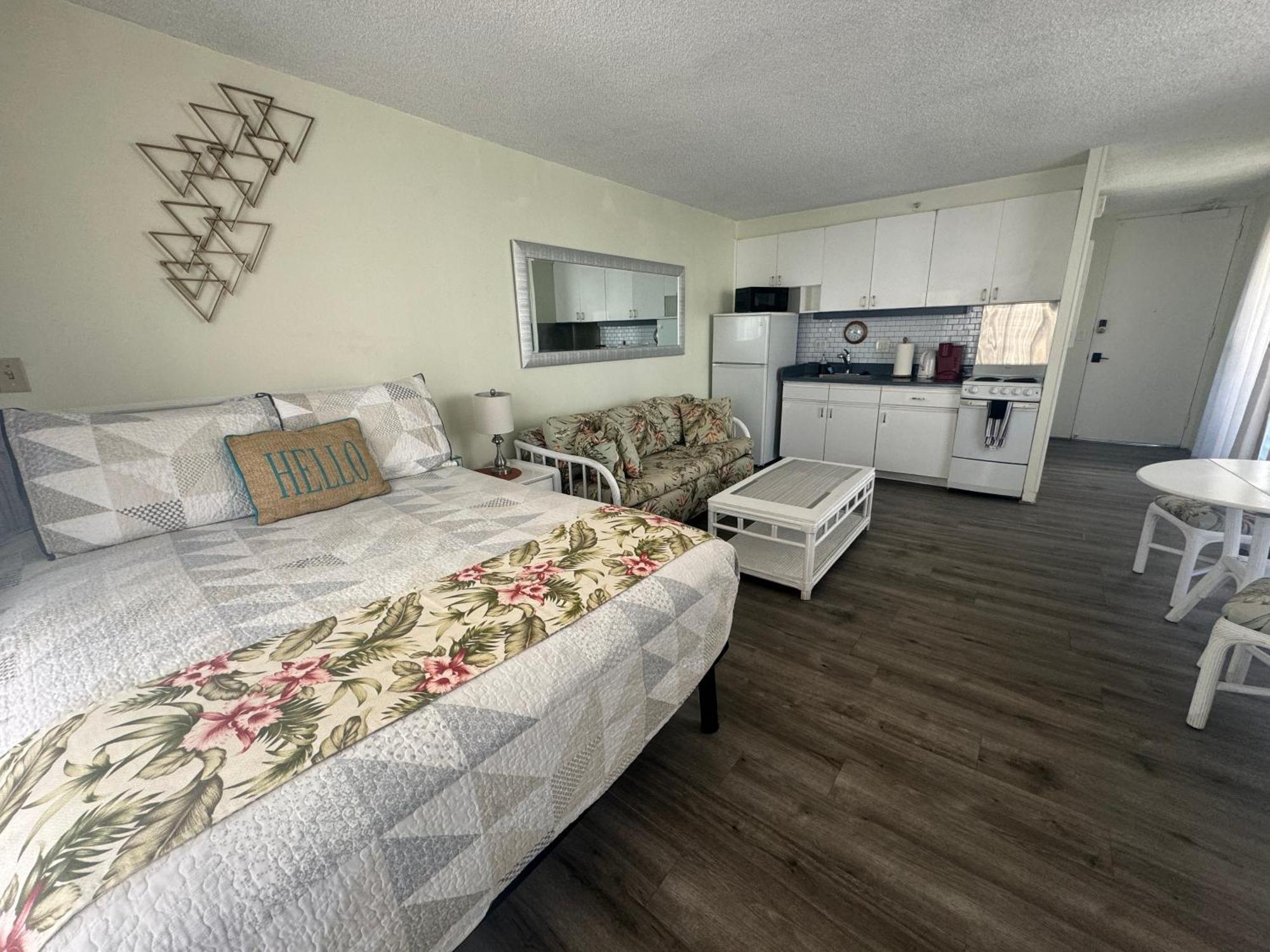 Tropical Studios At Marine Surf Waikiki - Free Parking - Best Location - Full Kitchen - Swimming Pool Honolulu Exterior foto